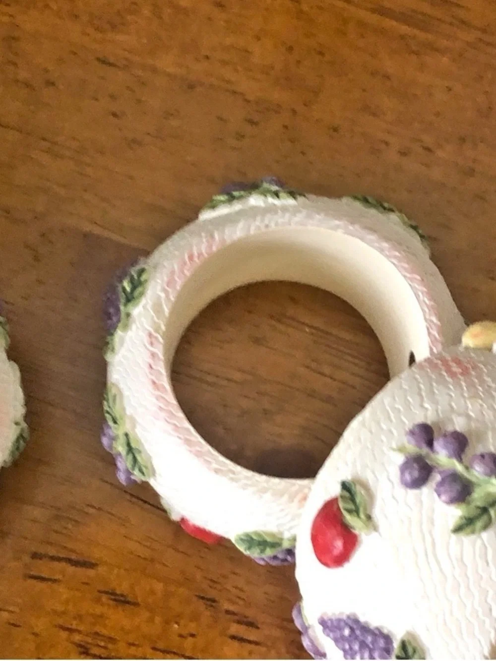 Vintage Pier 1 Fruit Napkin Rings Set of 8 Resin Grapes Pears Cherries